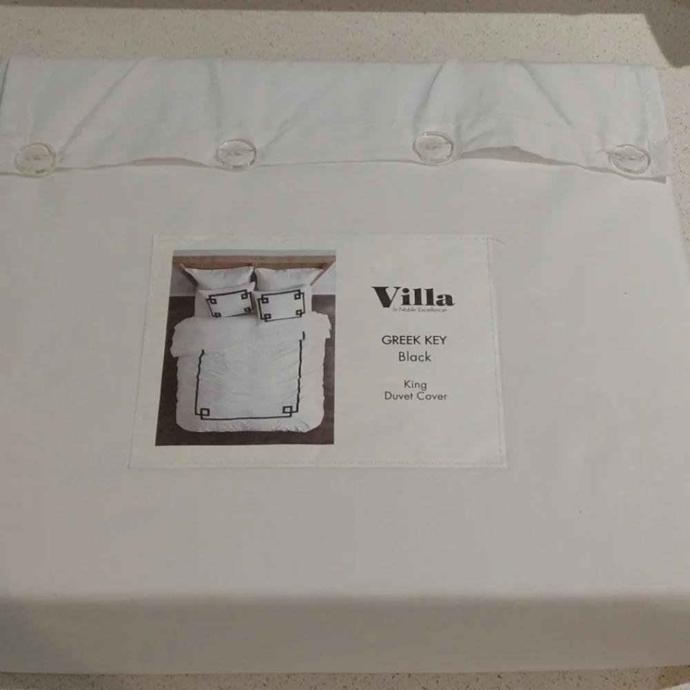 Villa by Noble Excellence Greek Key Queen Duvet Cover